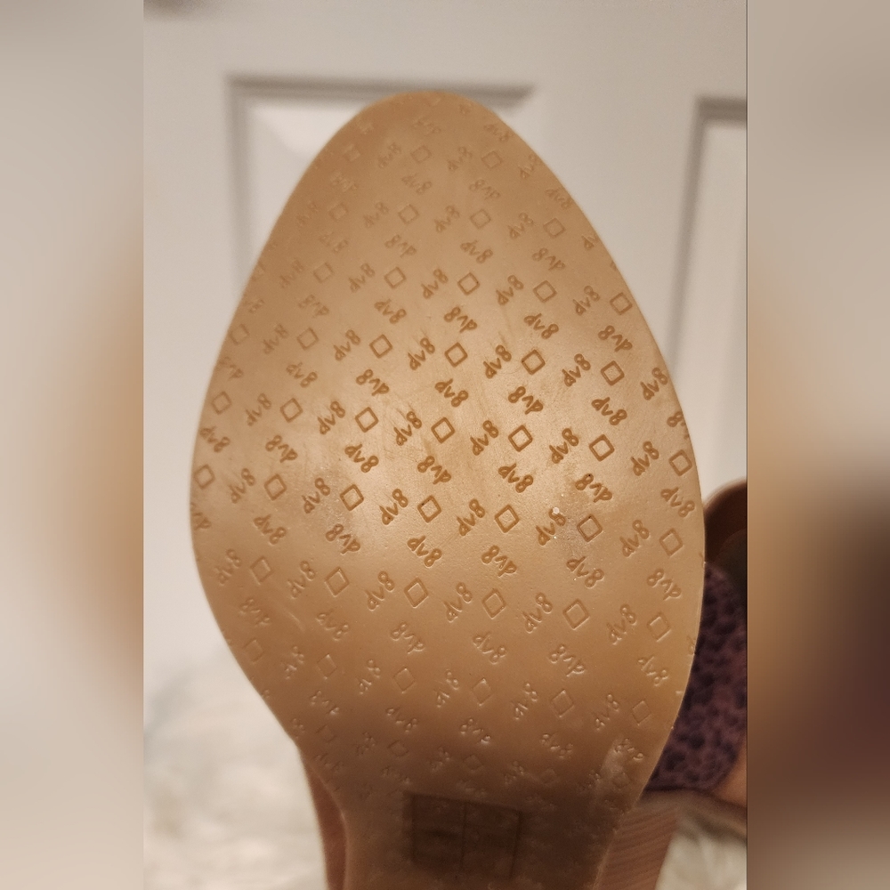 DV8 Shai Mixed Material Heeled Bootie in faux leather size 6.5 - Picture 8 of 9